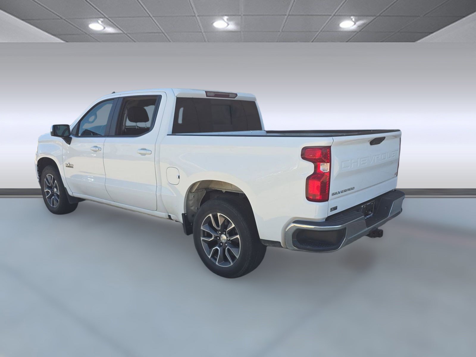 2020 Chevrolet Silverado 1500 LT photo 3