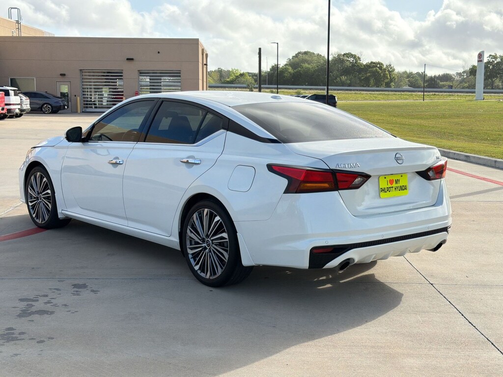 Used 2024 Nissan Altima 2.5 SL Sedan