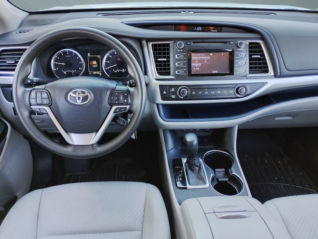 Used 2019 Toyota Highlander LE SUV