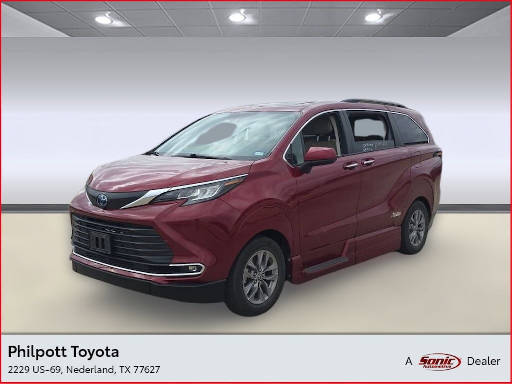Used 2022 Toyota Sienna XLE Van Passenger Van