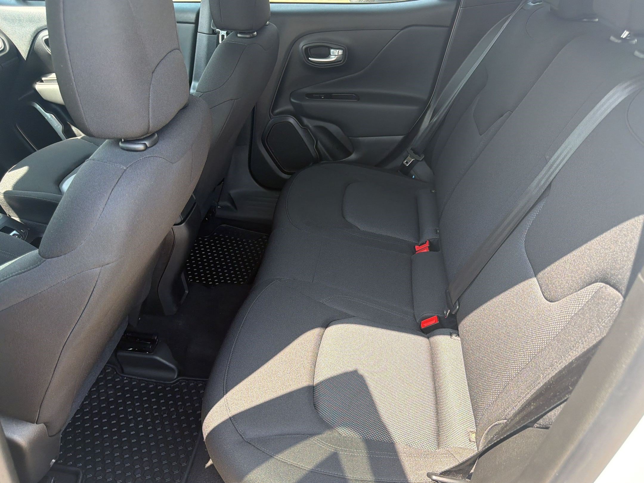 2023 Jeep Renegade Latitude - Photo 25