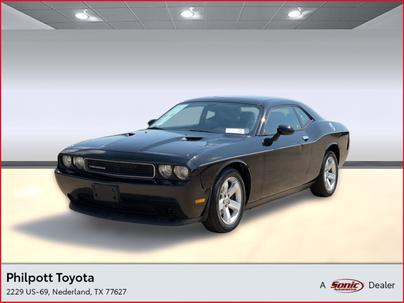 2014 Dodge Challenger SXT's photo