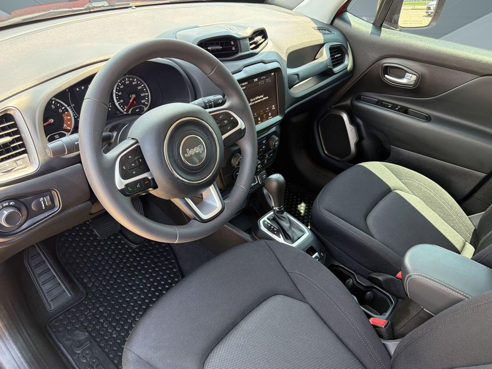 Renegade Latitude SUV