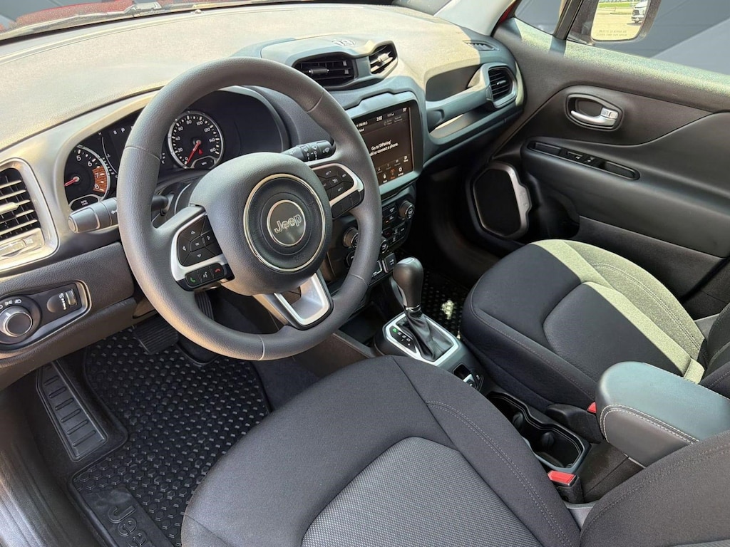 Used 2023 Jeep Renegade Latitude SUV