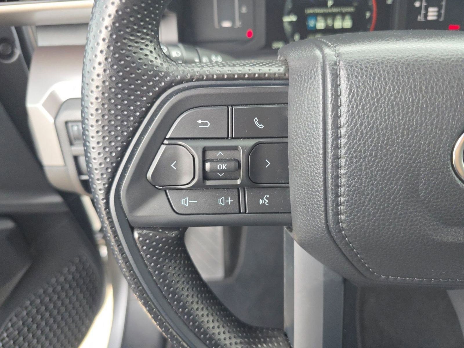 2024 Toyota Tacoma SR5 - Photo 12