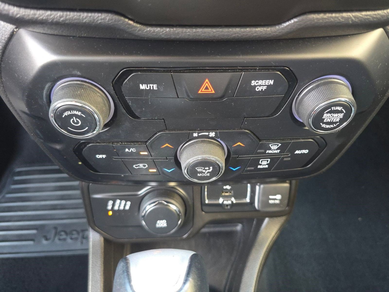 2020 Jeep Renegade Limited - Photo 17