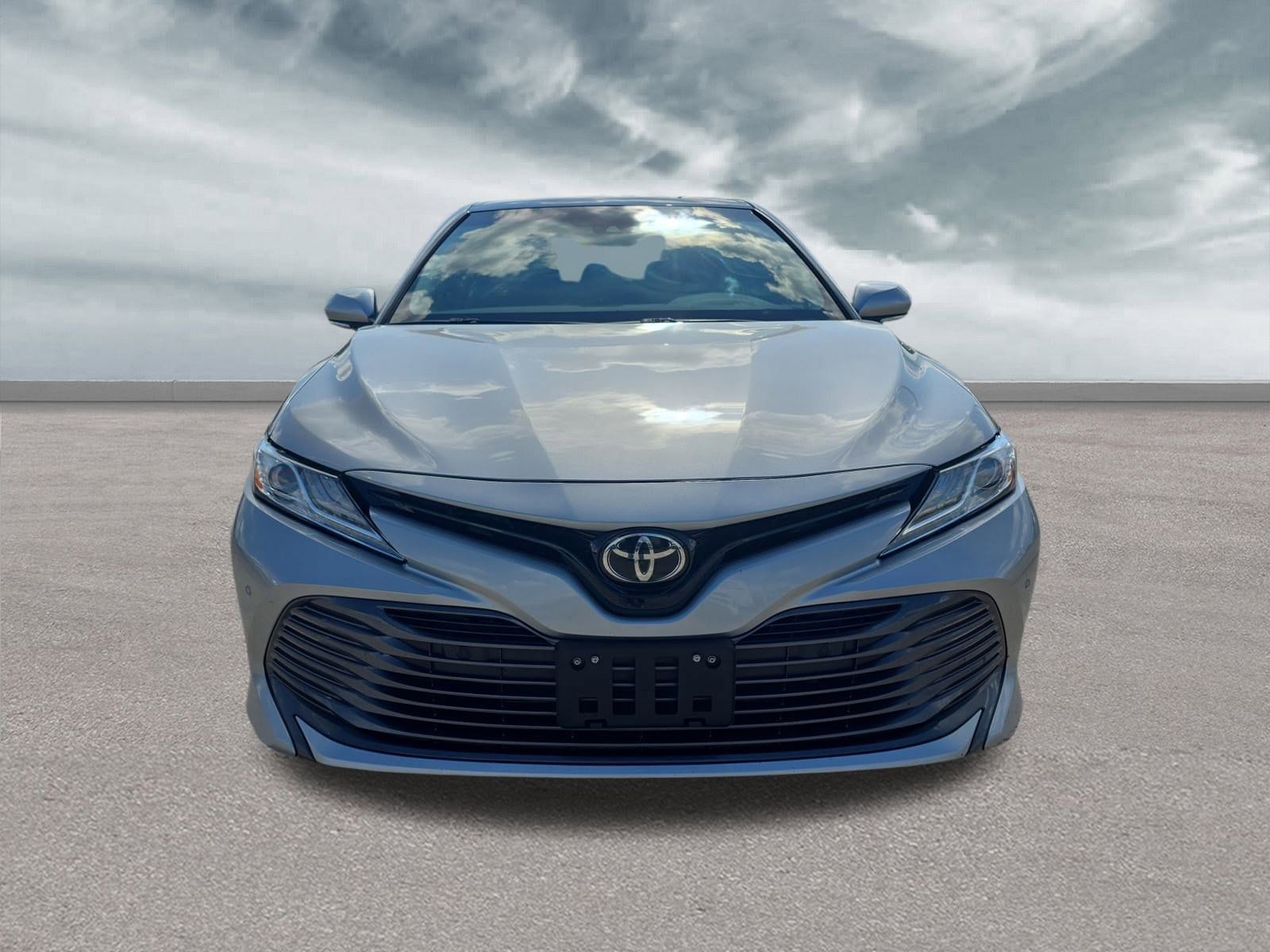 Used 2018 Toyota Camry XLE with VIN 4T1B11HK3JU152877 for sale in Nederland, TX