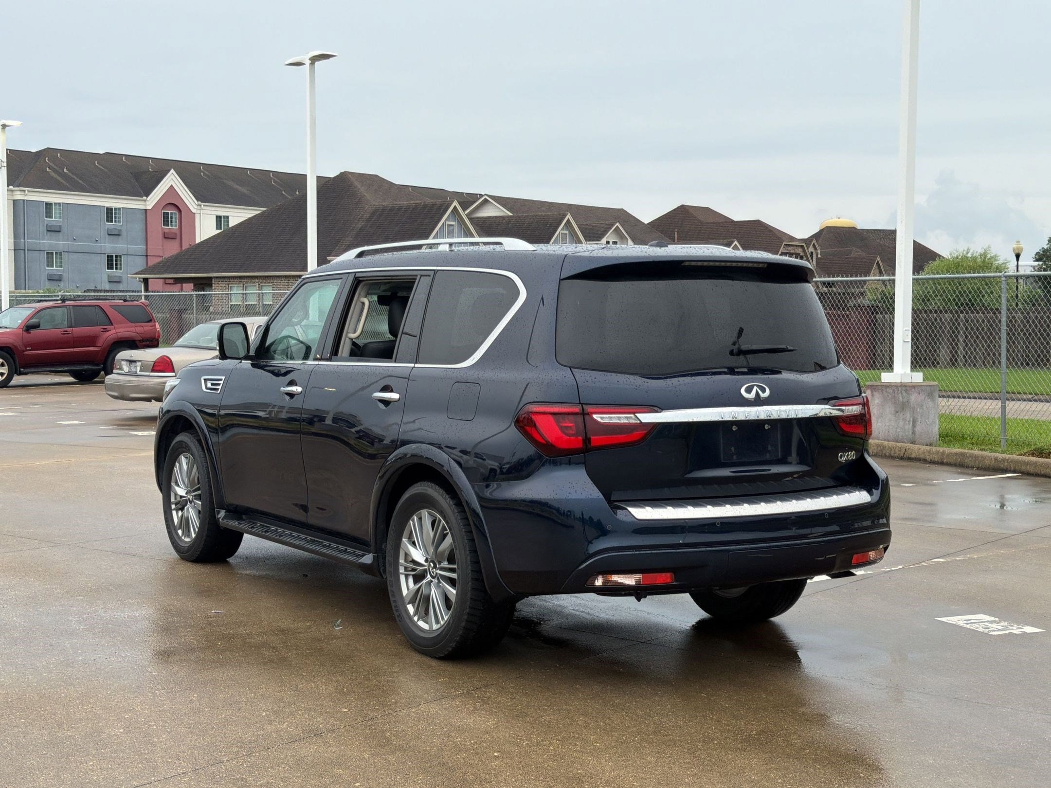 QX80 LUXE SUV