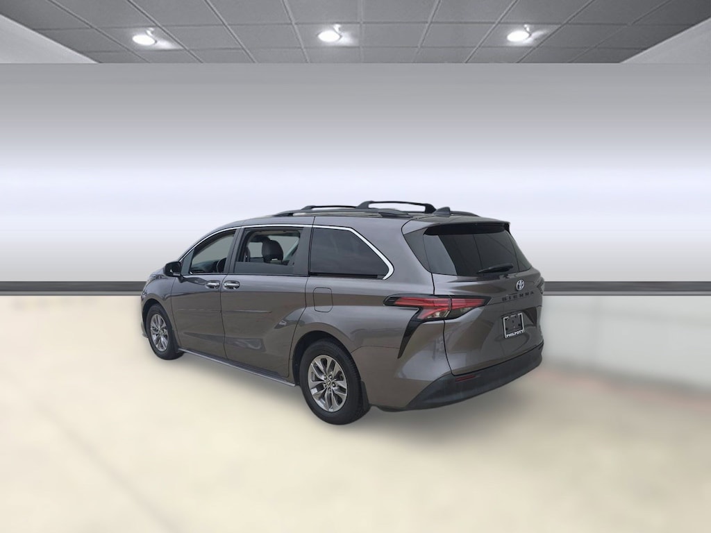 Used 2021 Toyota Sienna XLE Van