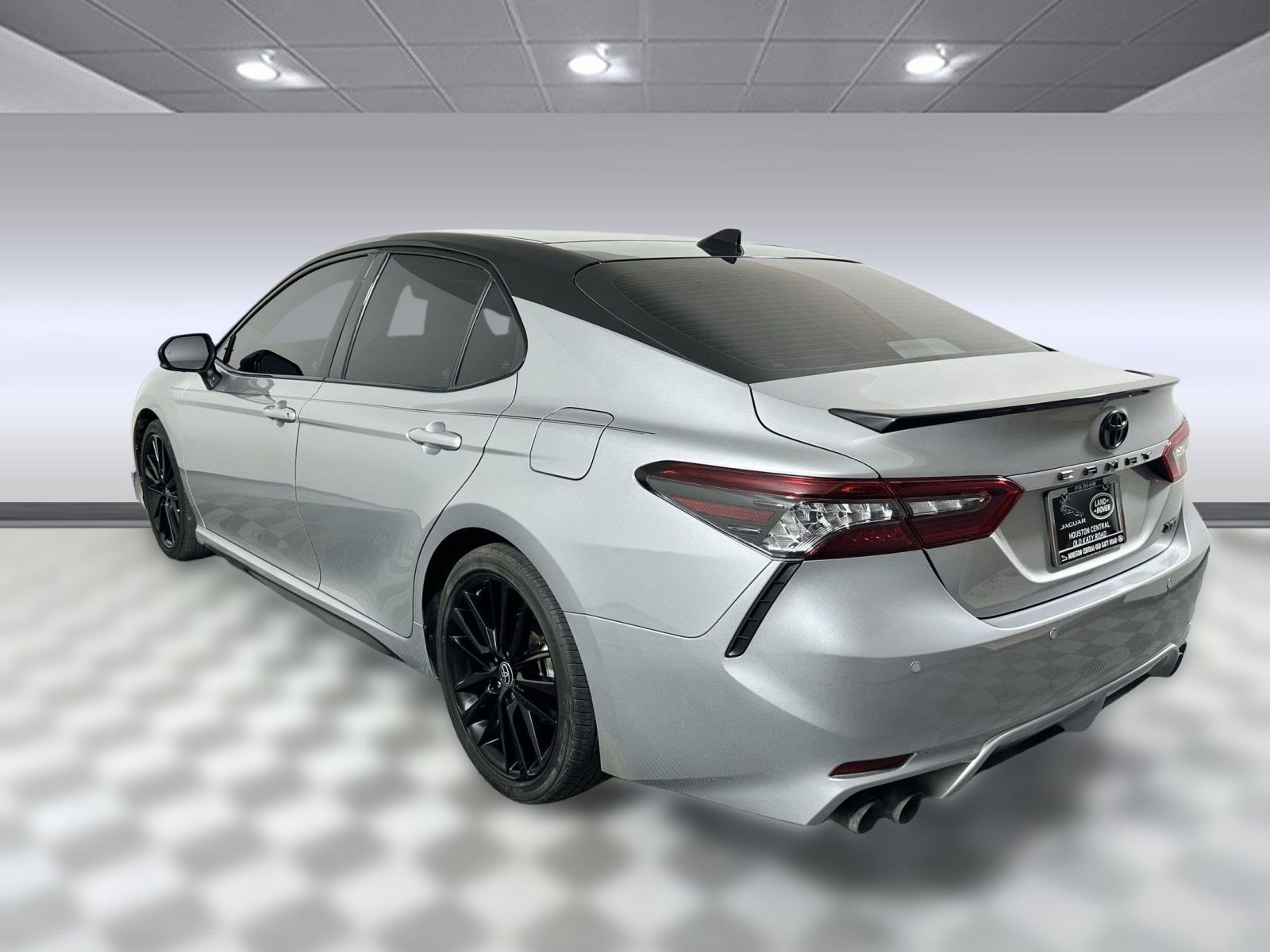 2022 Toyota Camry XSE V6 photo 3