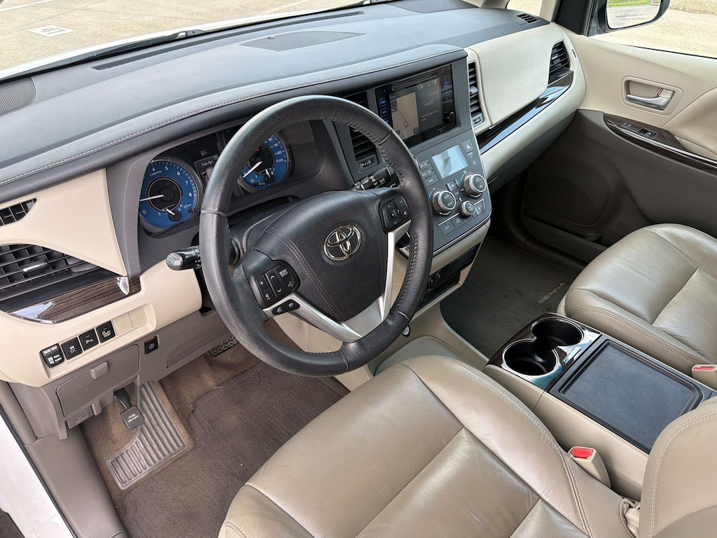 Used 2017 Toyota Sienna XLE Auto Access Seat Van