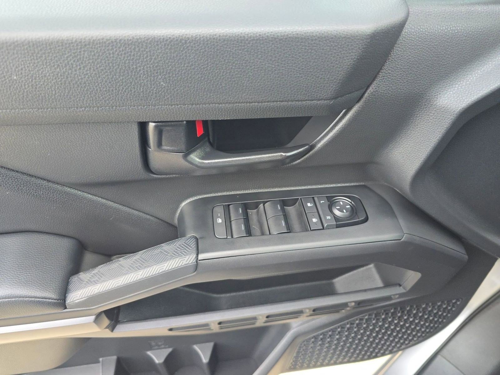 2024 Toyota Tacoma SR5 - Photo 18