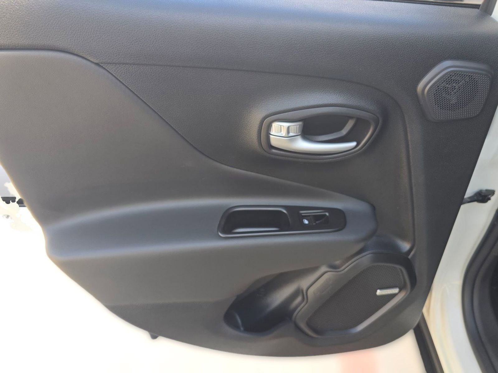 2020 Jeep Renegade Limited - Photo 27