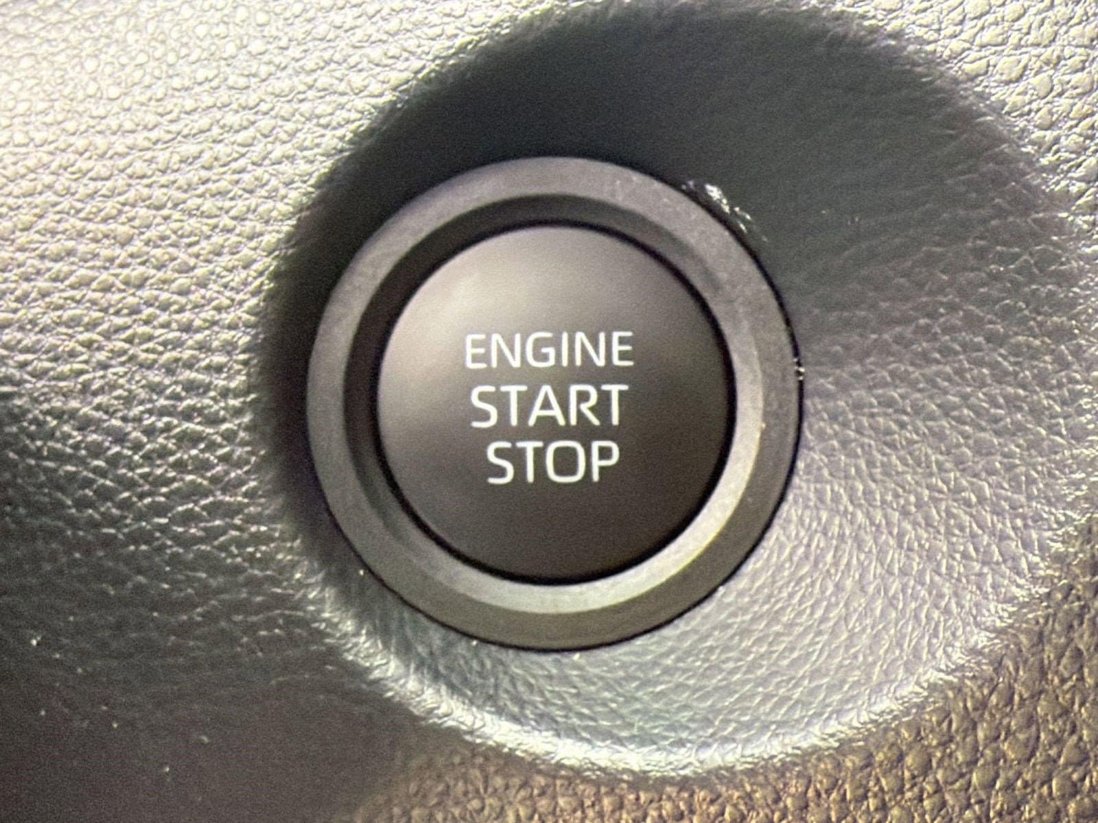 2026 Toyota Corolla Cross XLE - Photo 23