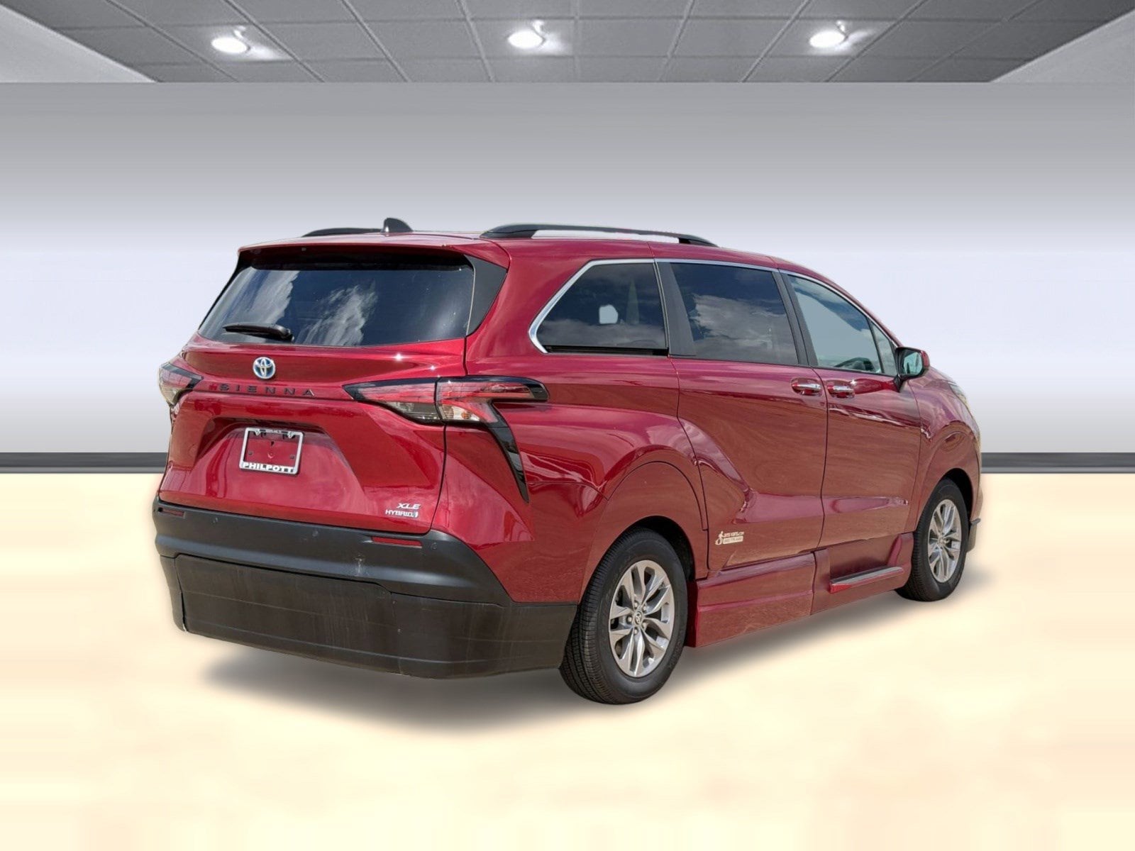 2022 Toyota Sienna XLE - Photo 9