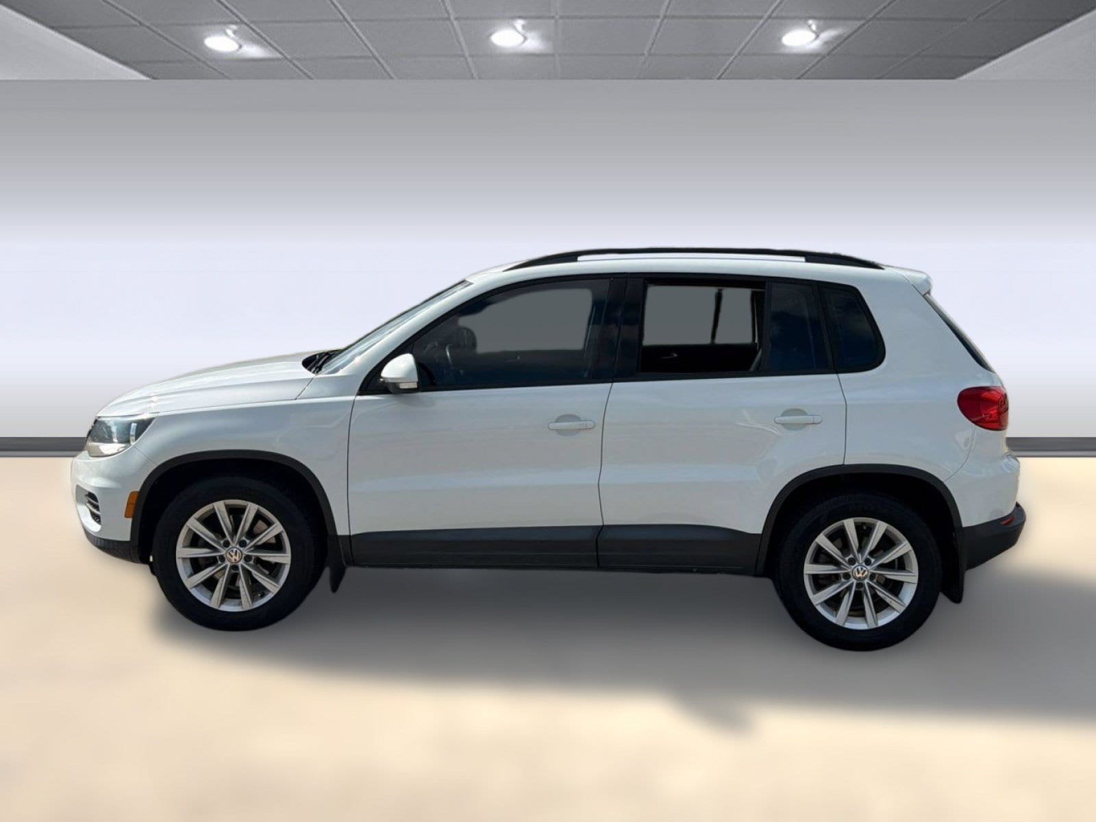 Used 2017 Volkswagen Tiguan Limited Base with VIN WVGBV7AX5HK043677 for sale in Nederland, TX
