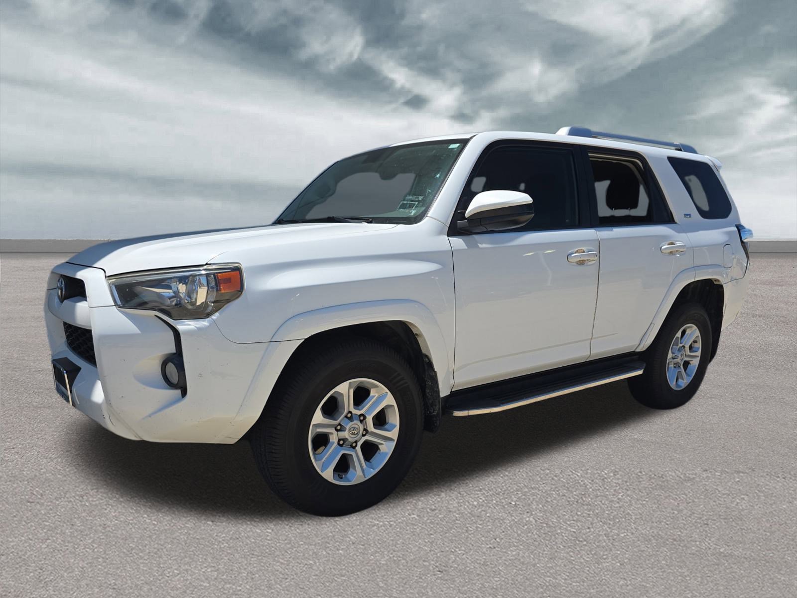 2018 Toyota 4Runner SR5 photo 3