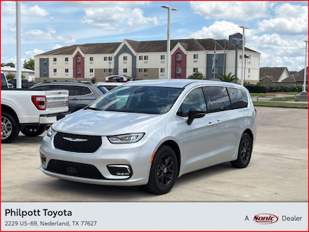 Used 2024 Chrysler Pacifica Touring L Van Passenger Van