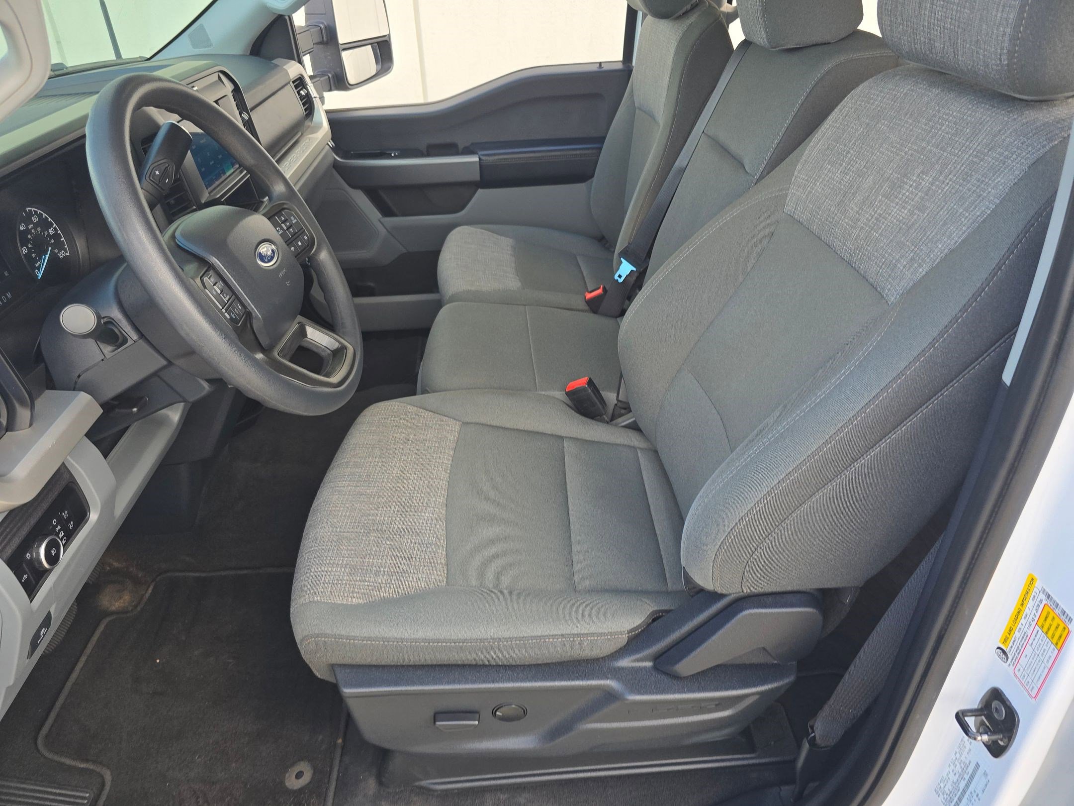 2025 Ford F-250 XLT photo 3