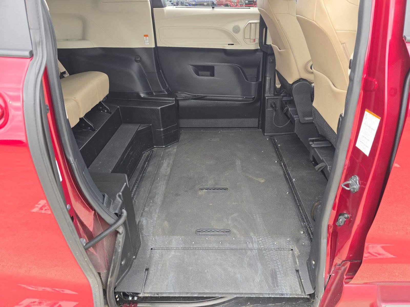 2022 Toyota Sienna XLE - Photo 26