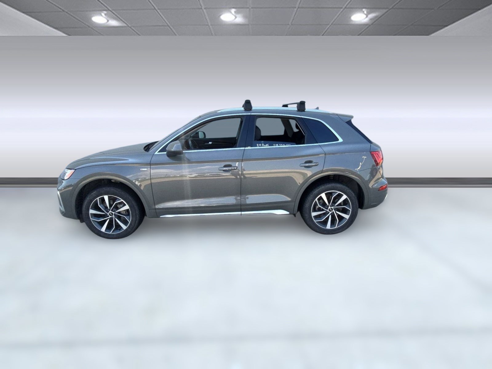 2024 Audi Q5 S line Premium Plus photo 2