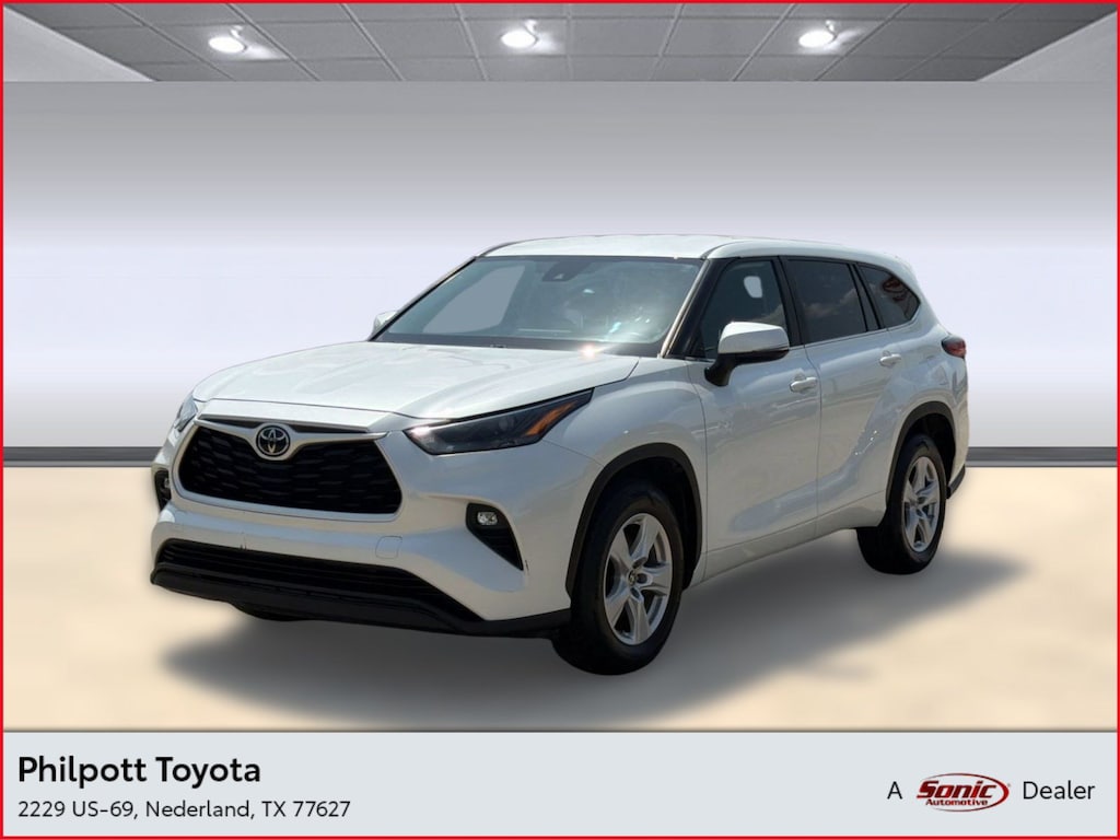 Used 2023 Toyota Highlander LE SUV