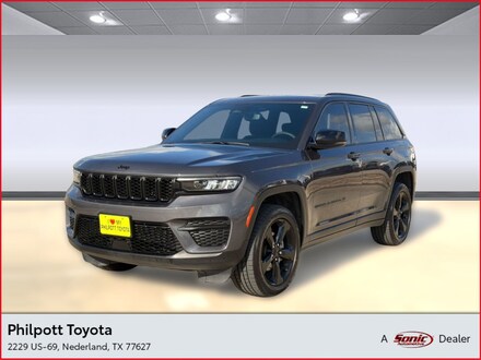 Used 2023 Jeep Grand Cherokee Altitude SUV
