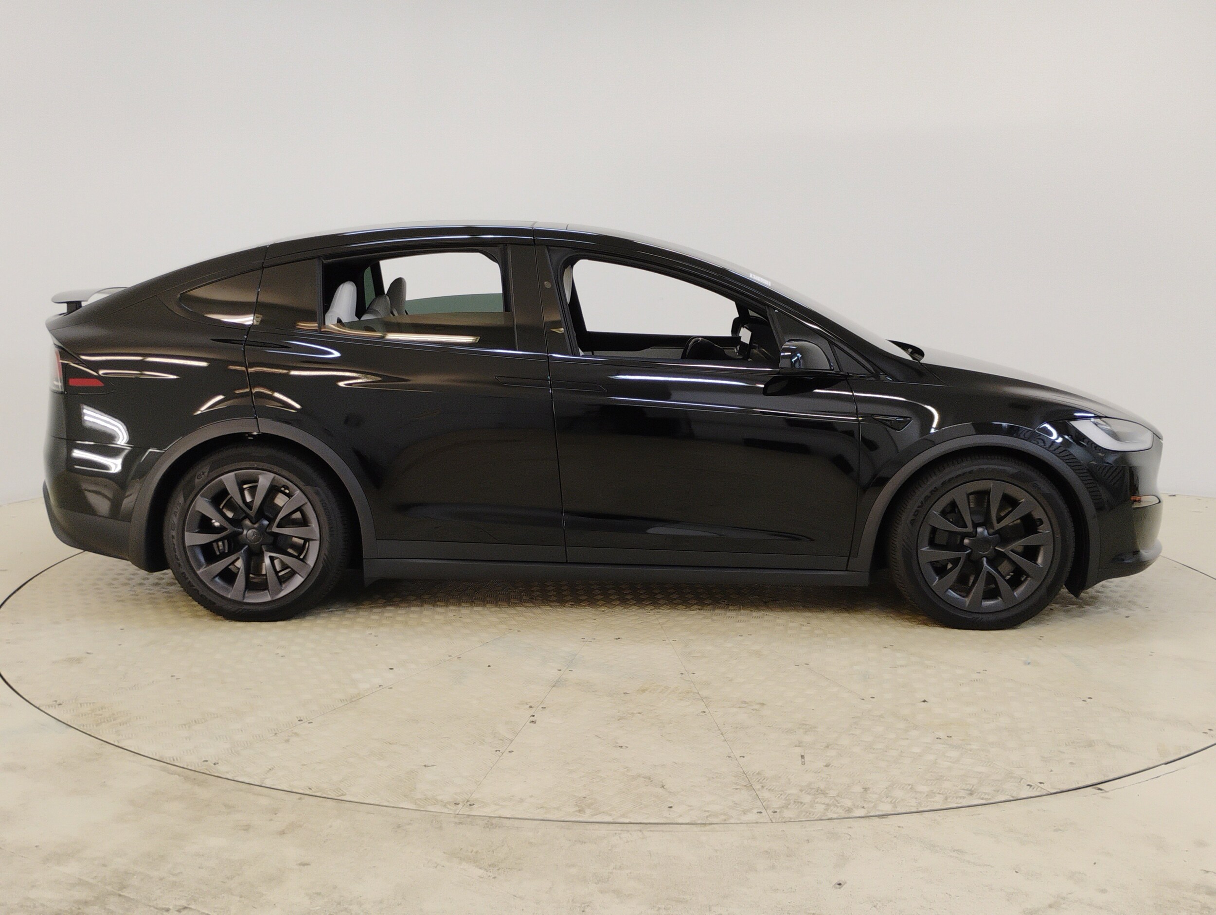 2022 Tesla Model X Long Range photo 2