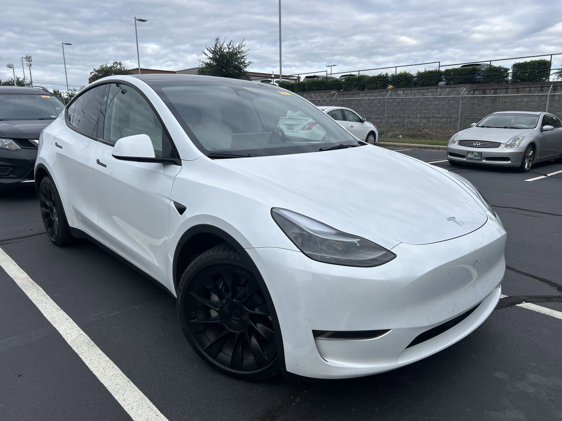 2023 Tesla Model Y Long Range photo 4
