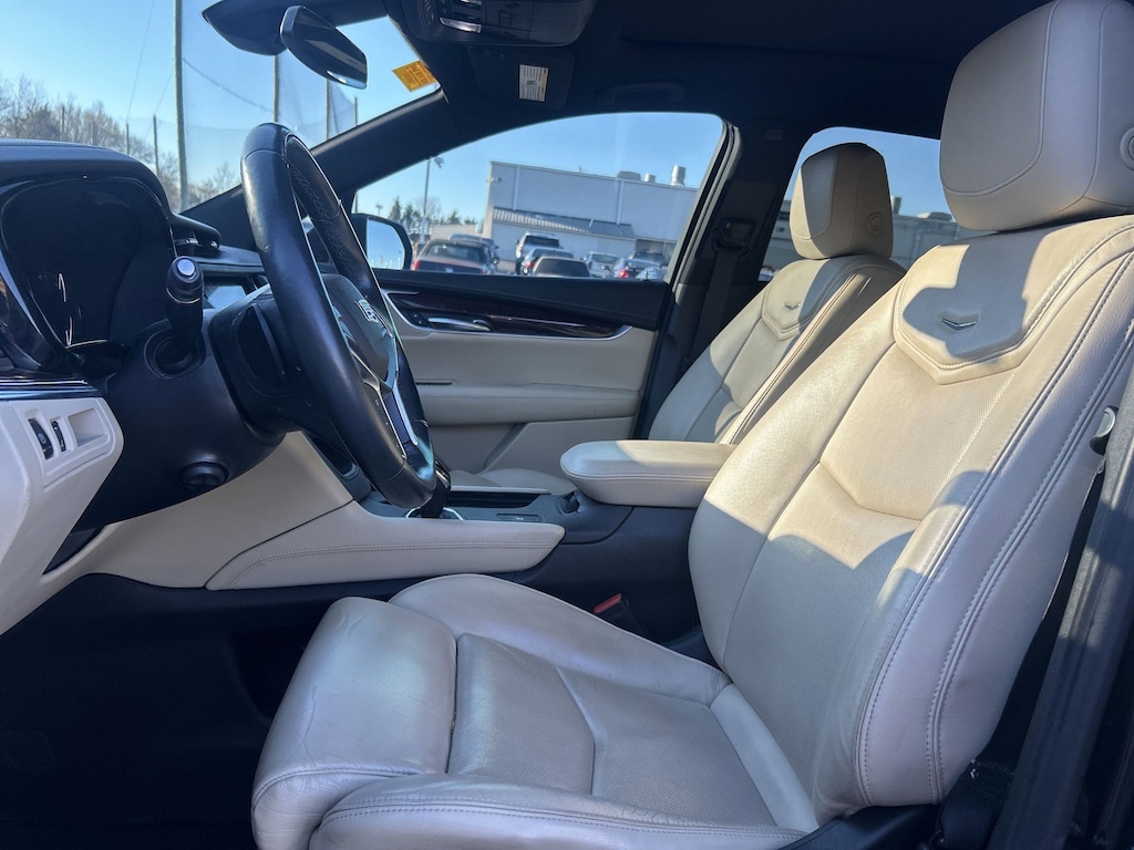 Used 2017 CADILLAC XT5 Luxury SUV