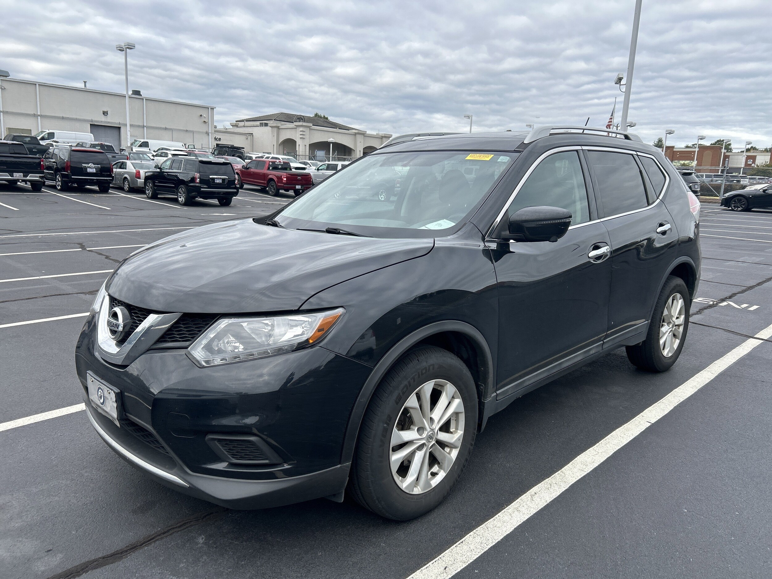 2016 Nissan Rogue SV photo 3
