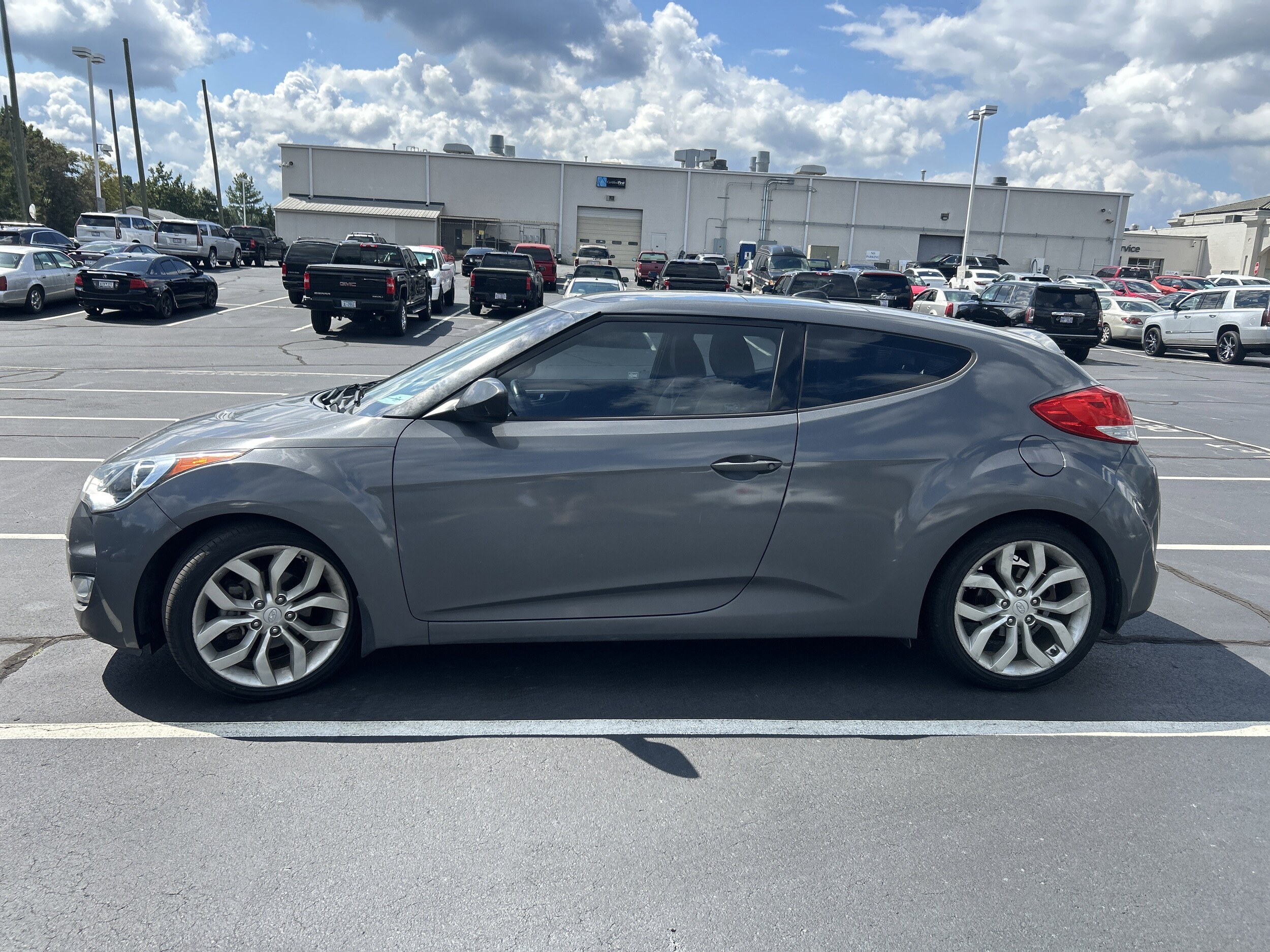 2015 Hyundai Veloster Base photo 4