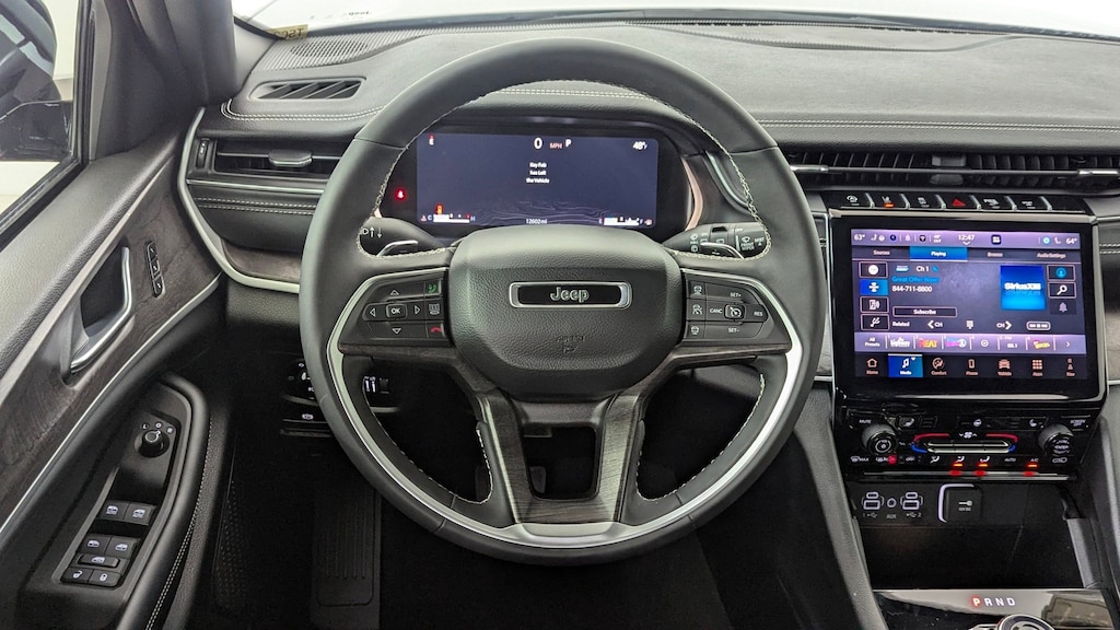 Used 2025 Jeep Grand Cherokee Limited SUV