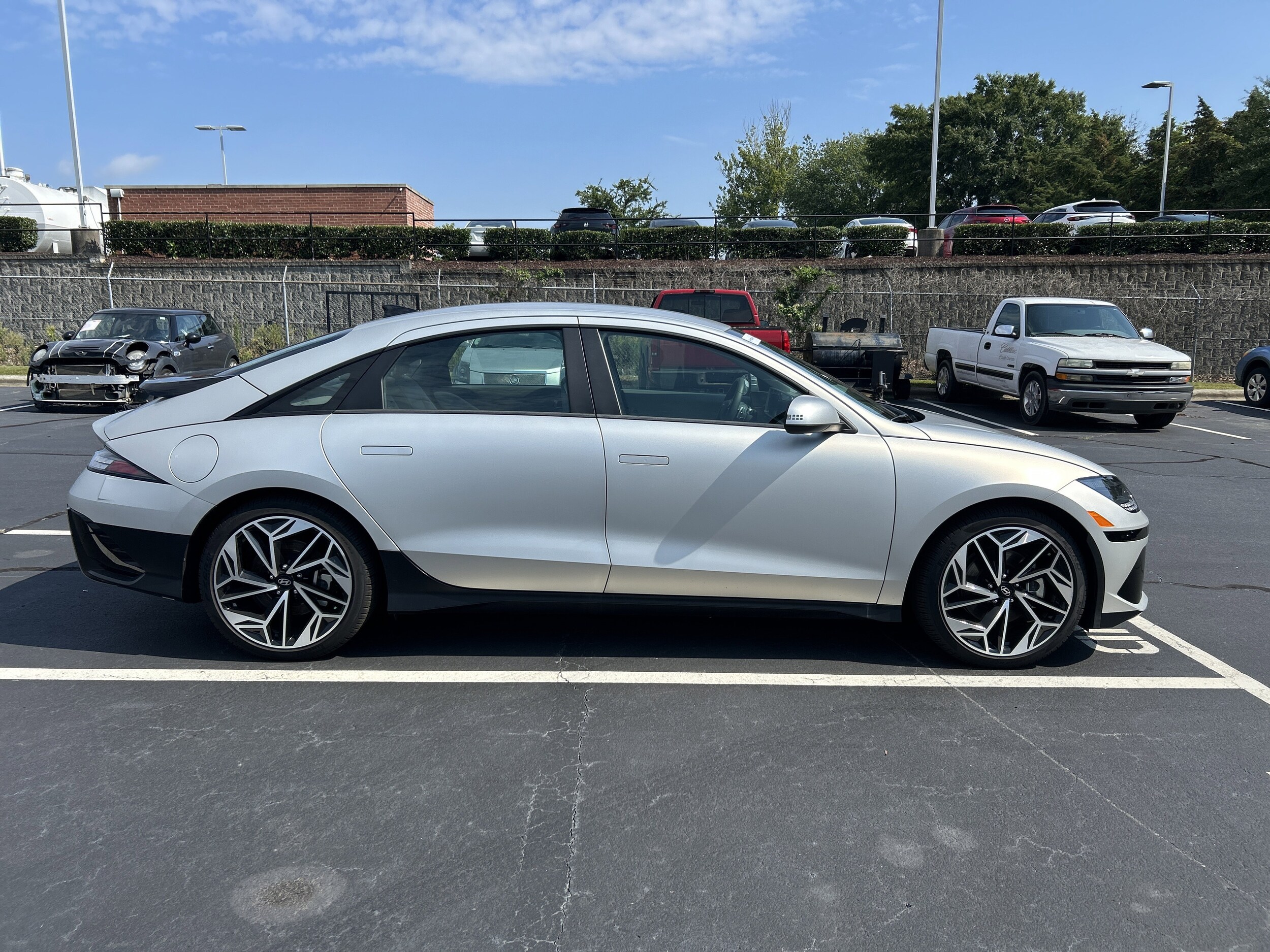 2023 Hyundai Ioniq 6 SEL photo 2