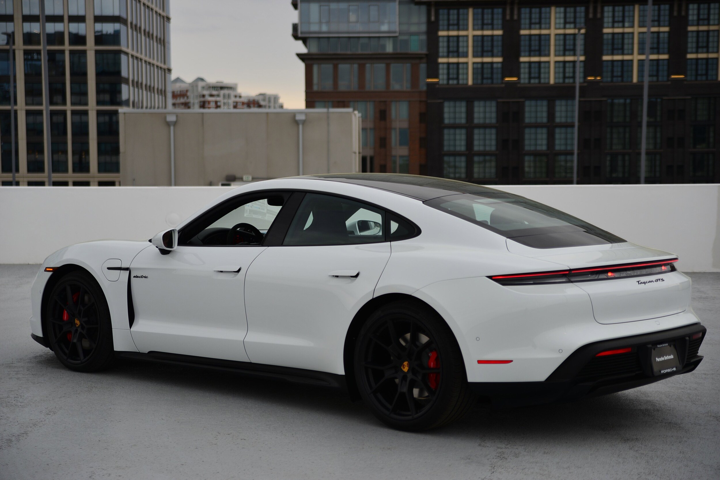 2025 Porsche Taycan GTS photo 3