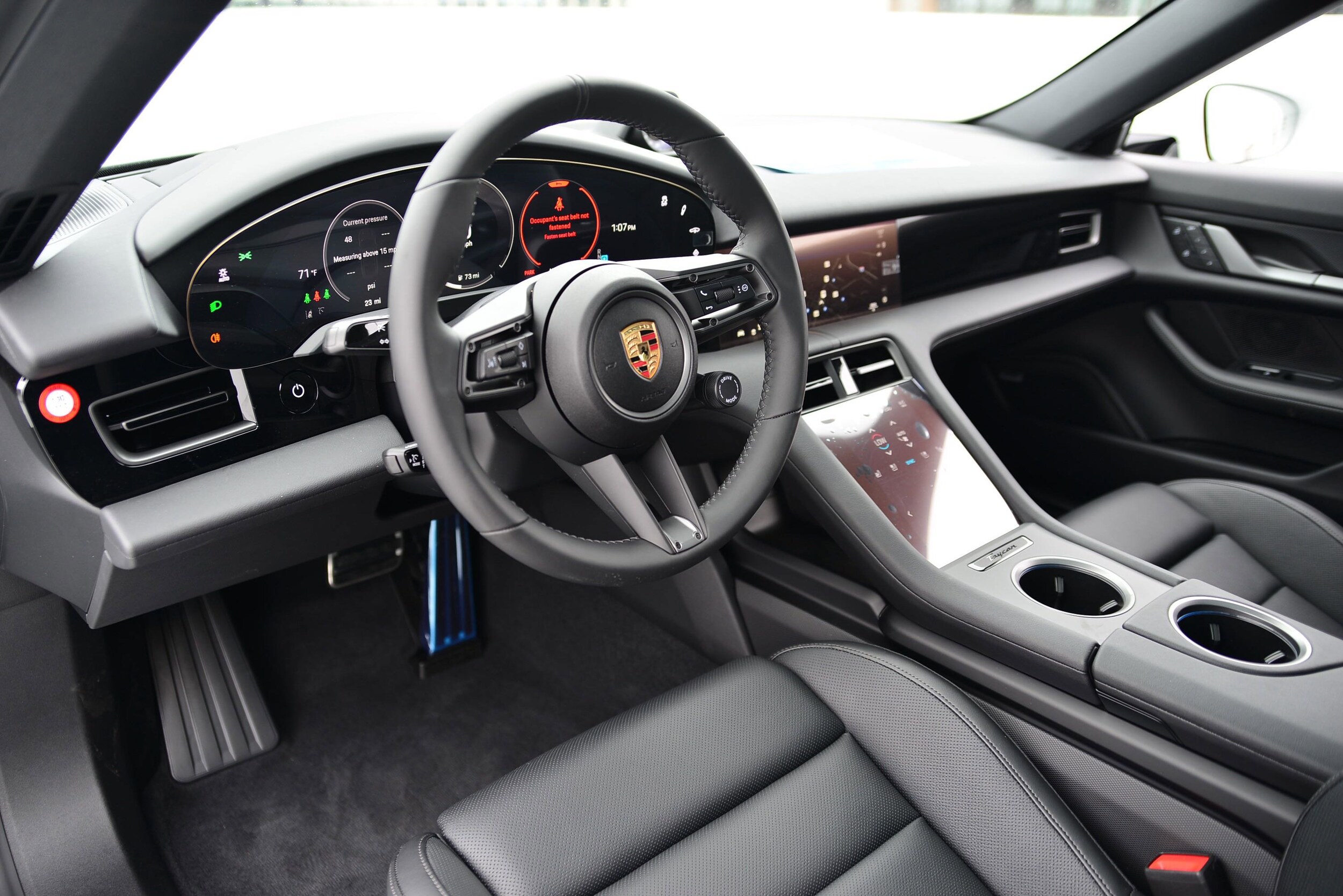2025 Porsche Taycan photo 4