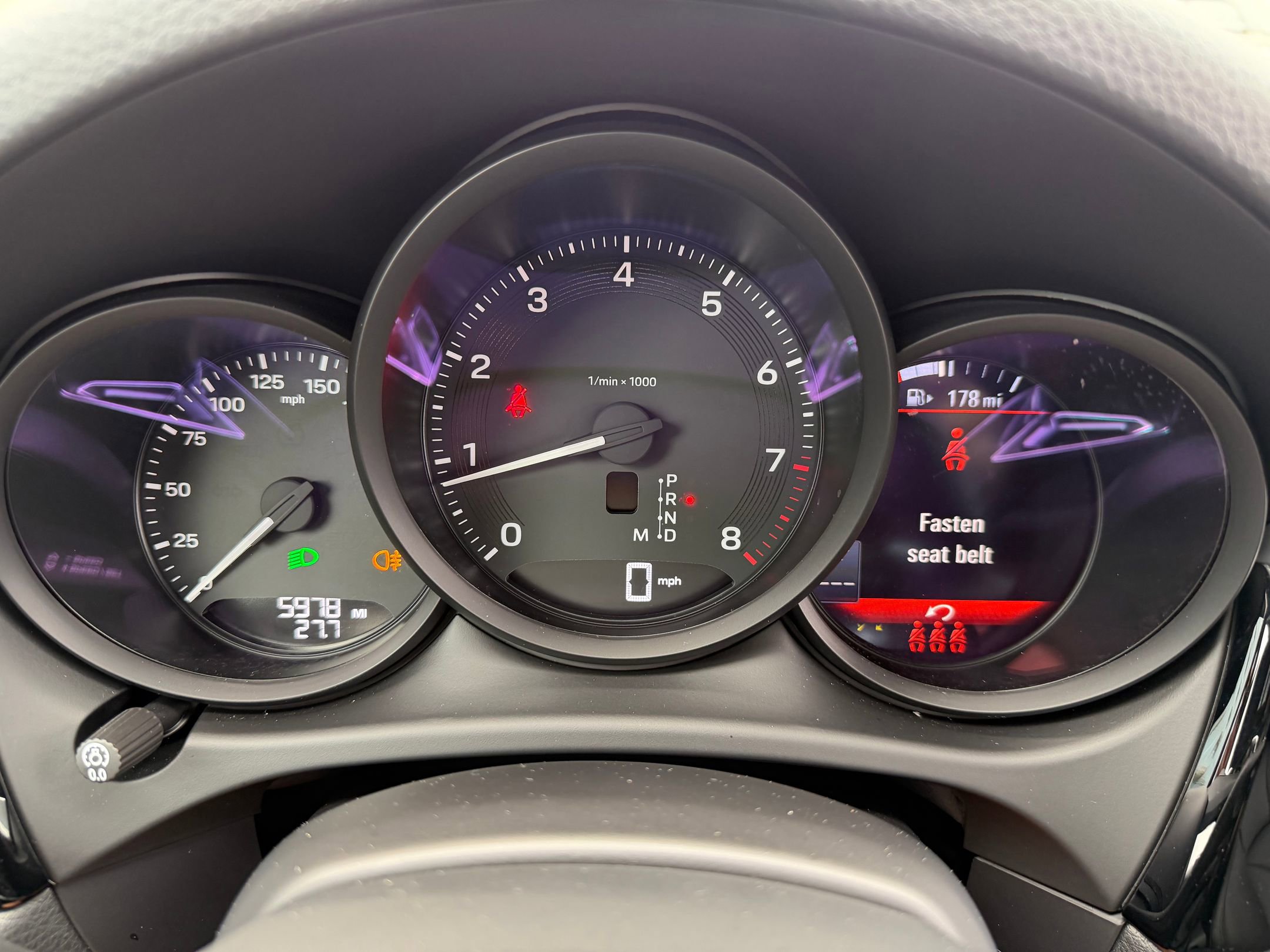 2026 Porsche Macan - Photo 34