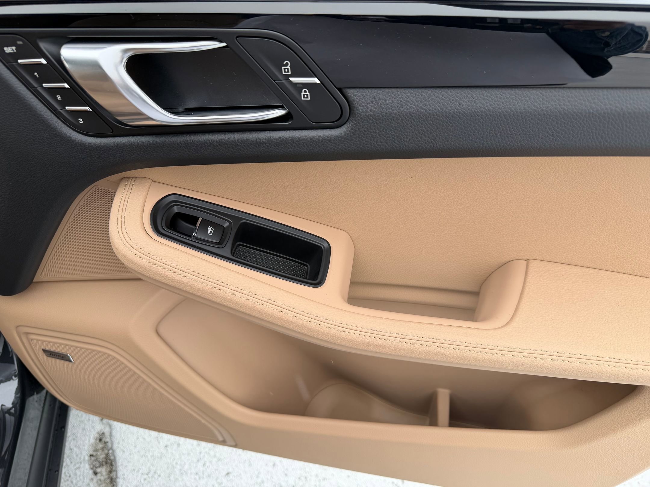 2026 Porsche Macan T - Photo 18