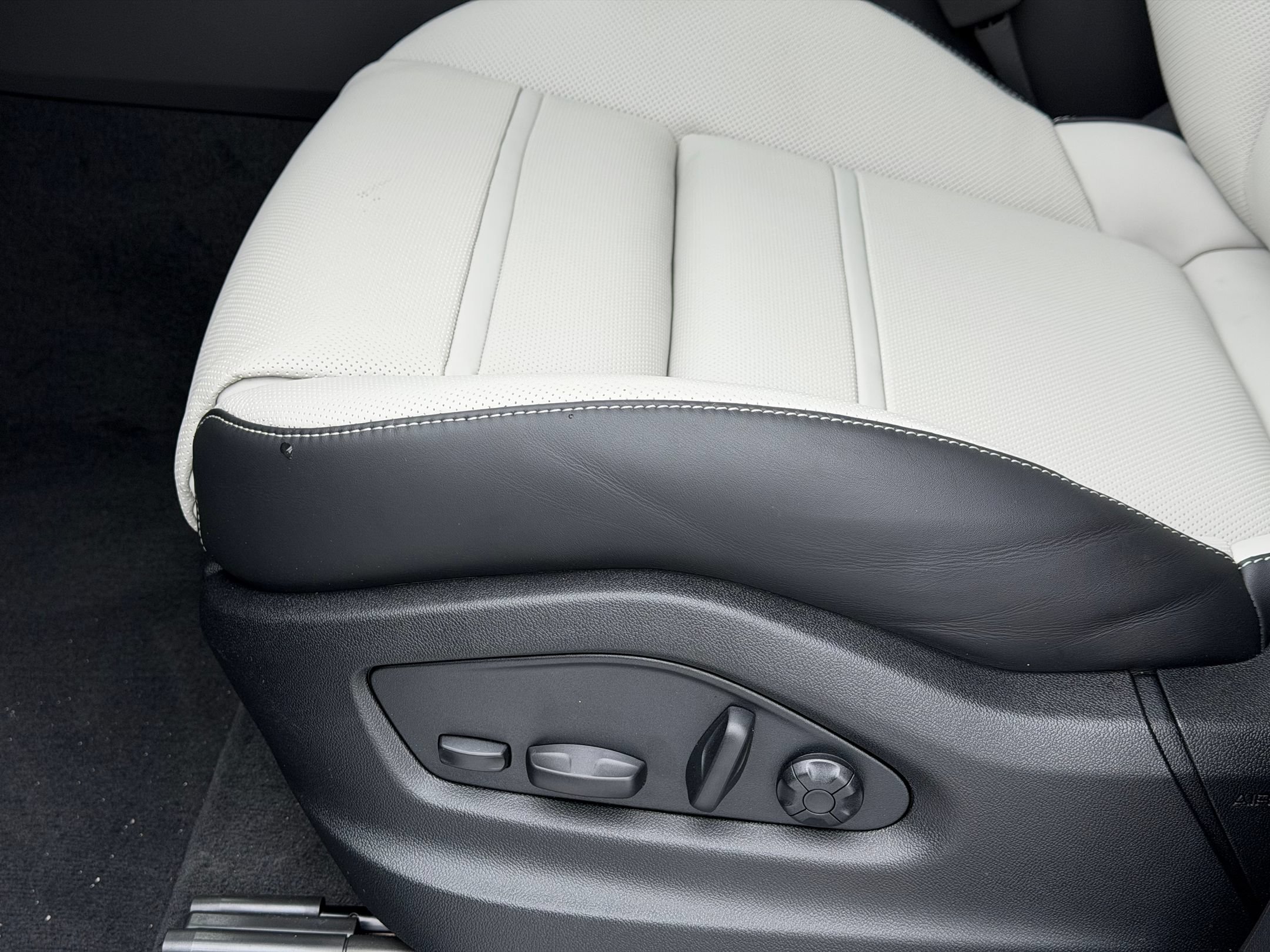 2026 Porsche Cayenne Base - Photo 25