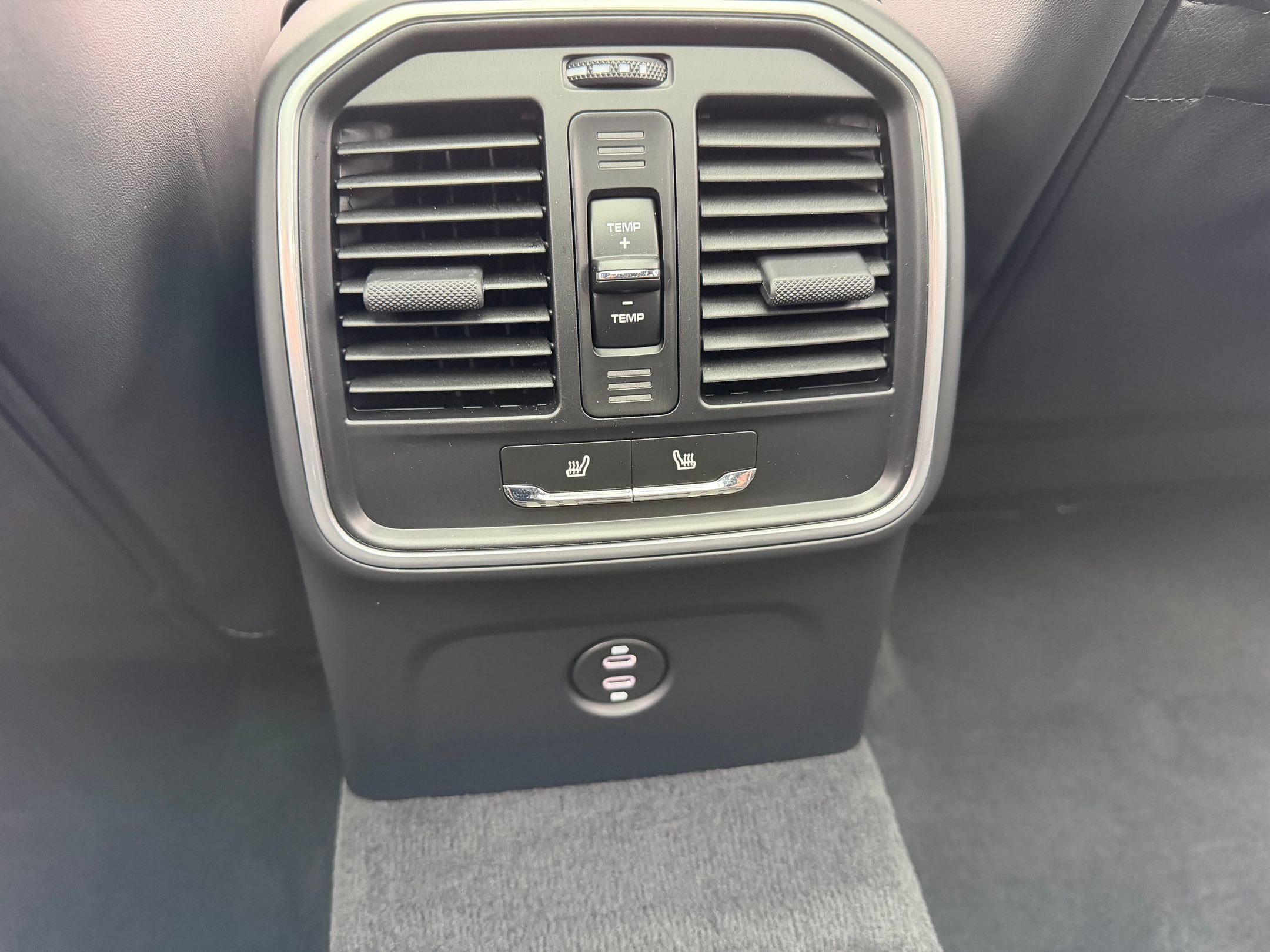 2026 Porsche Macan - Photo 23