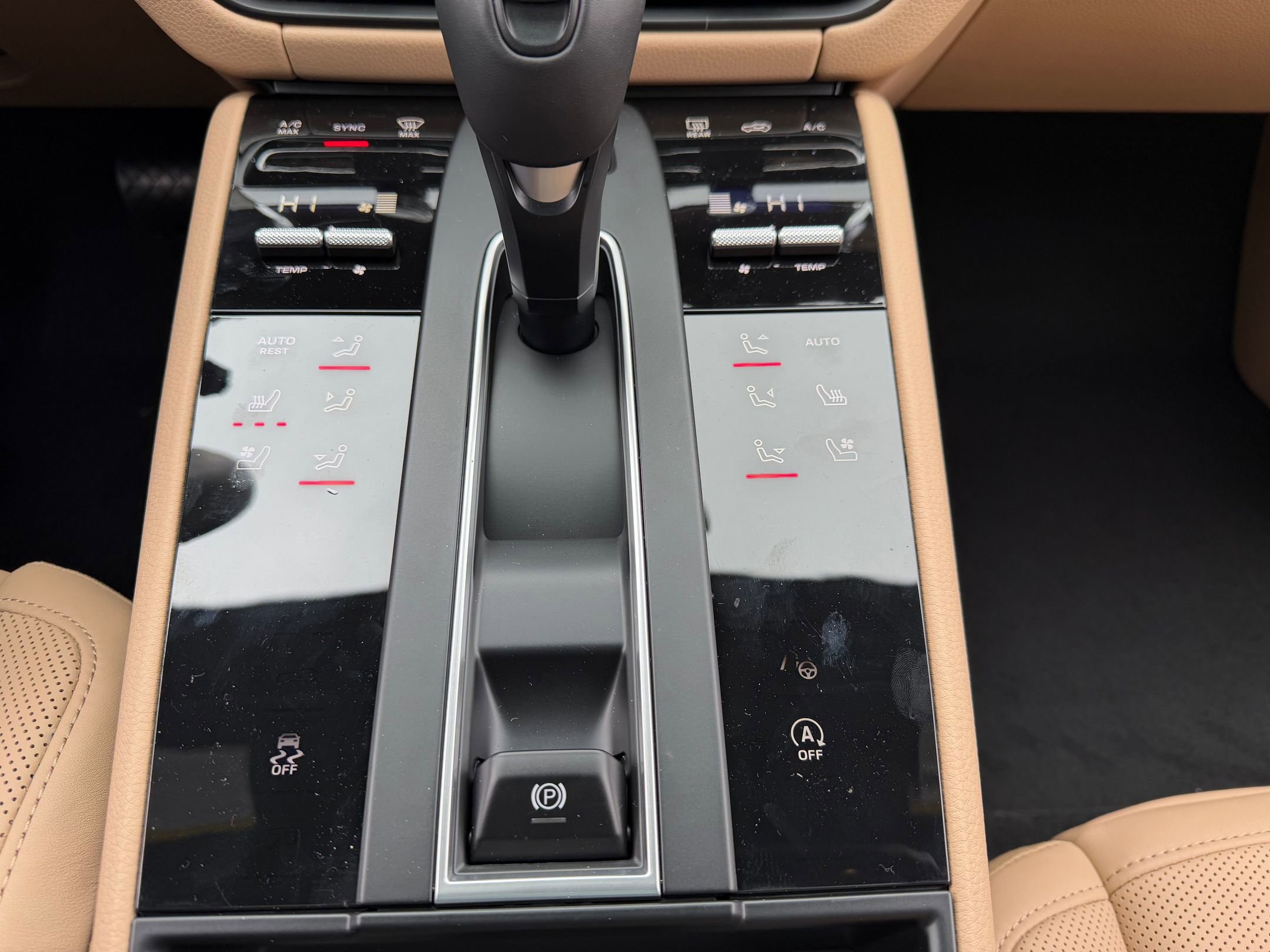2026 Porsche Macan T - Photo 28