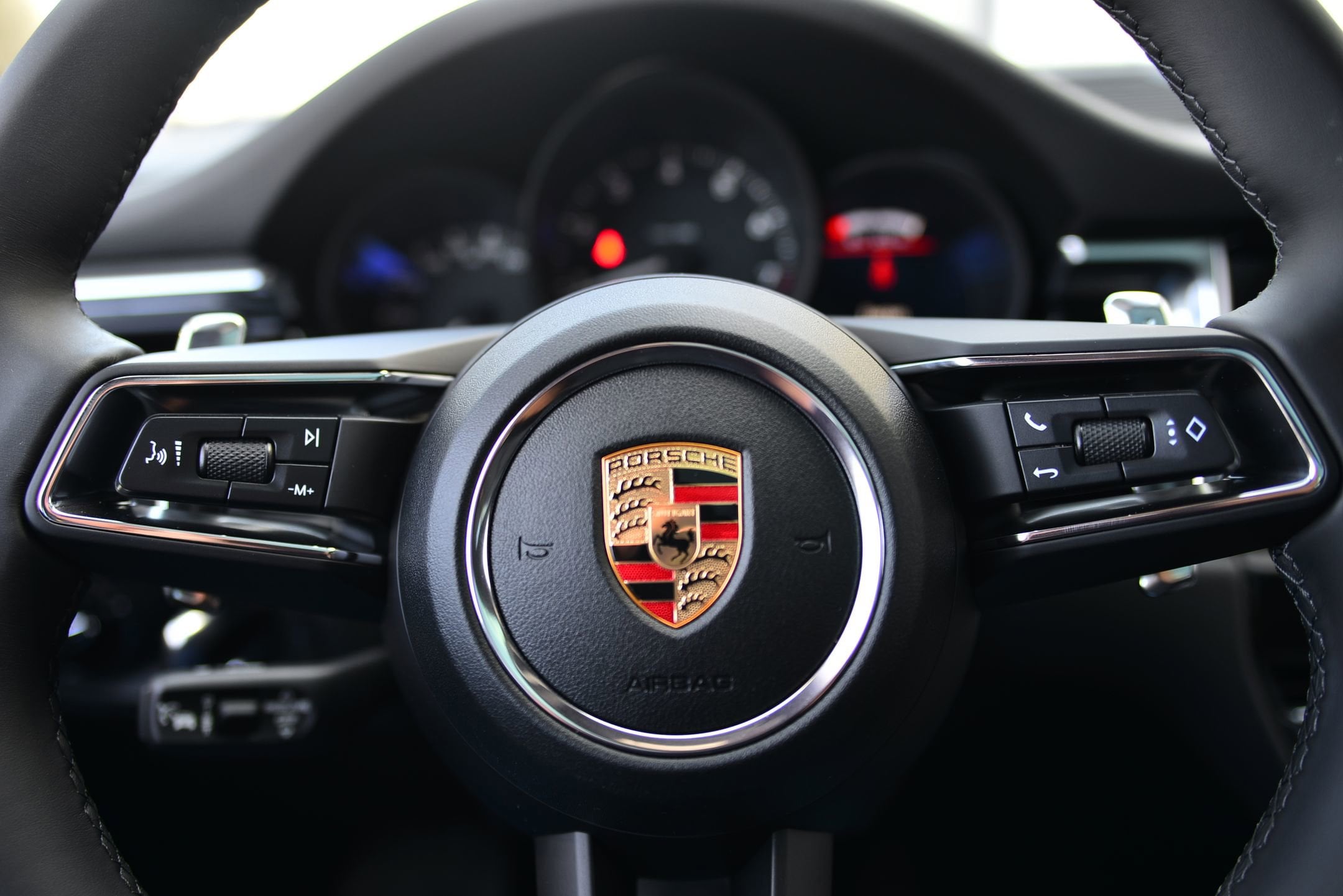 2026 Porsche Macan T - Photo 34