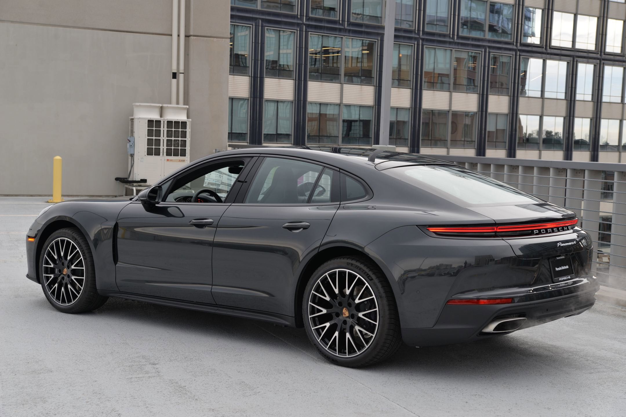 2026 Porsche Panamera Base - Photo 3