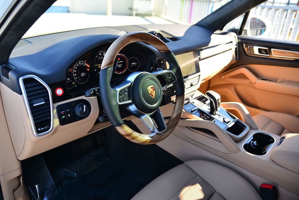 Certified 2023 Porsche Cayenne E-Hybrid Platinum Edition E-Hybrid SUV