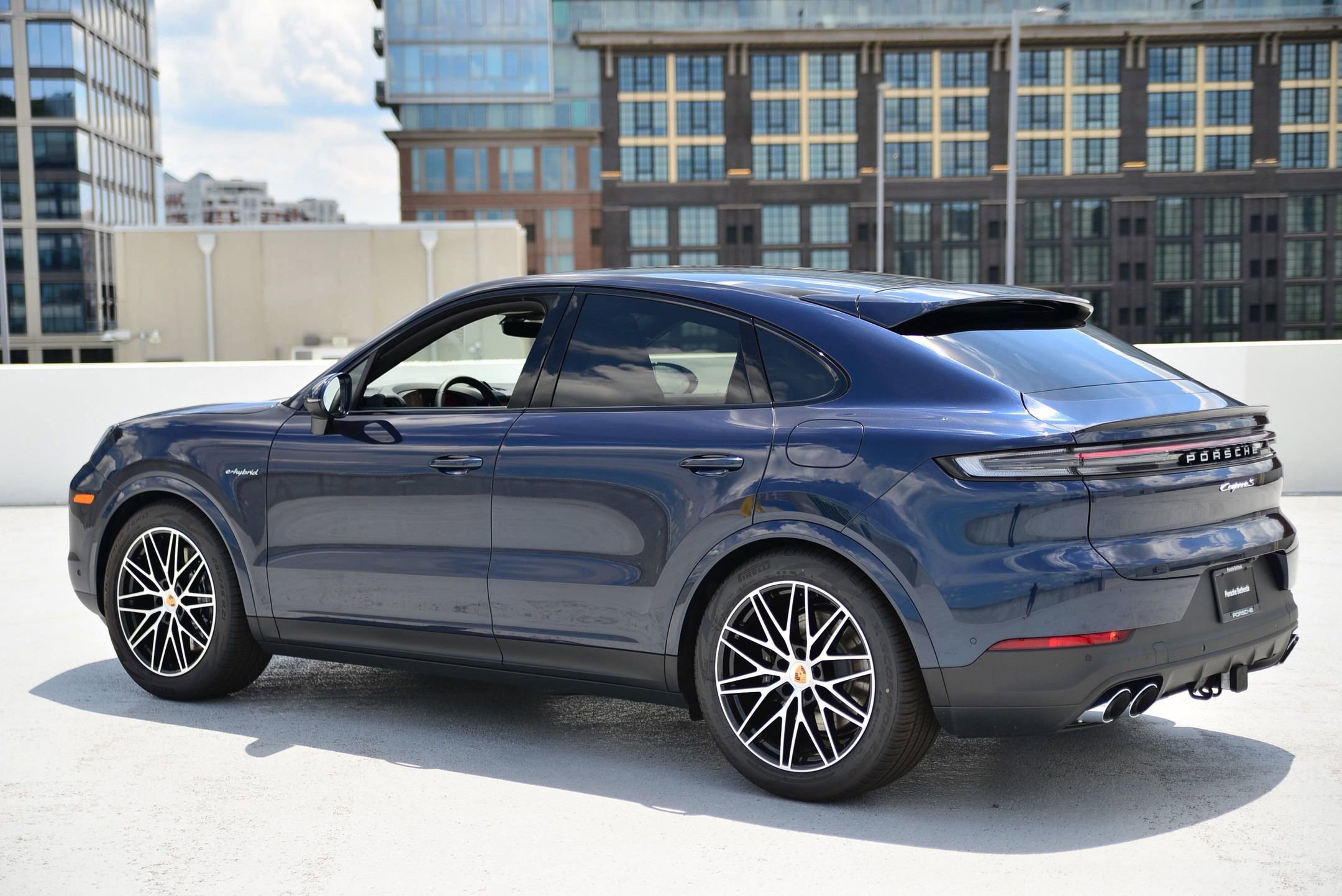 2025 Porsche Cayenne E-Hybrid Coupe S photo 3