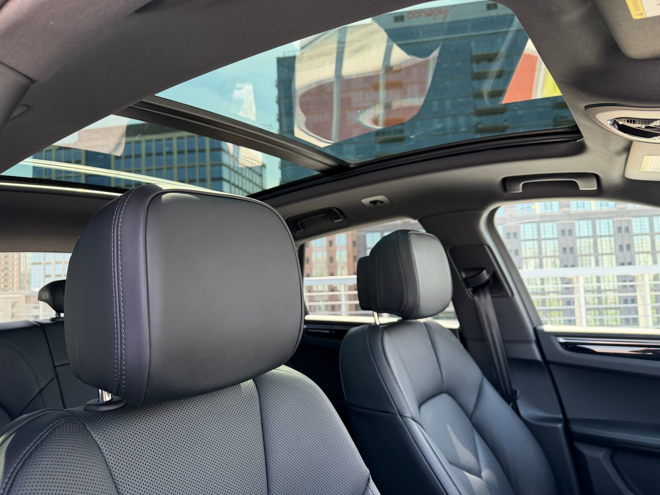 2026 Porsche Macan - Photo 13