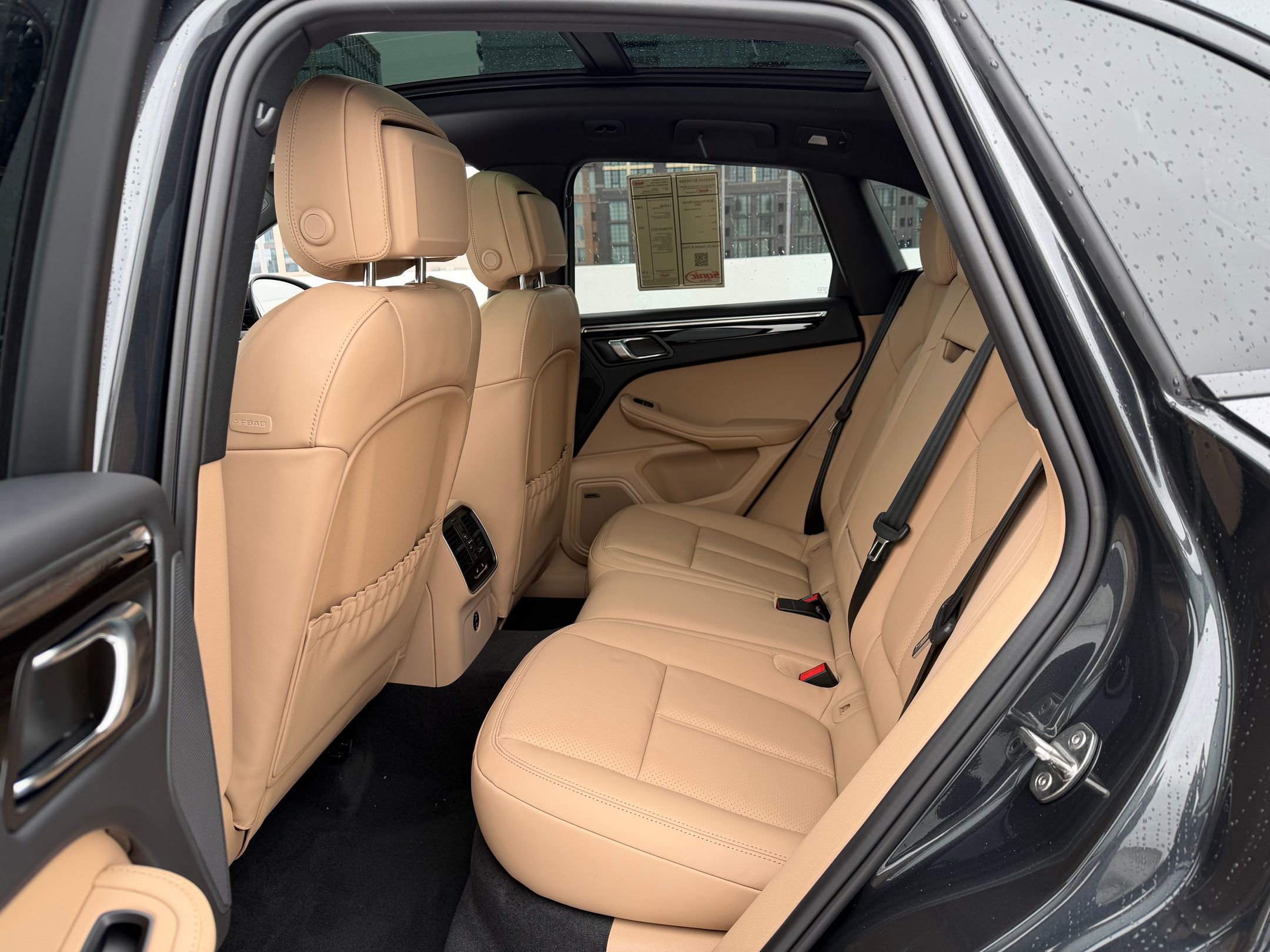 2026 Porsche Macan T - Photo 22