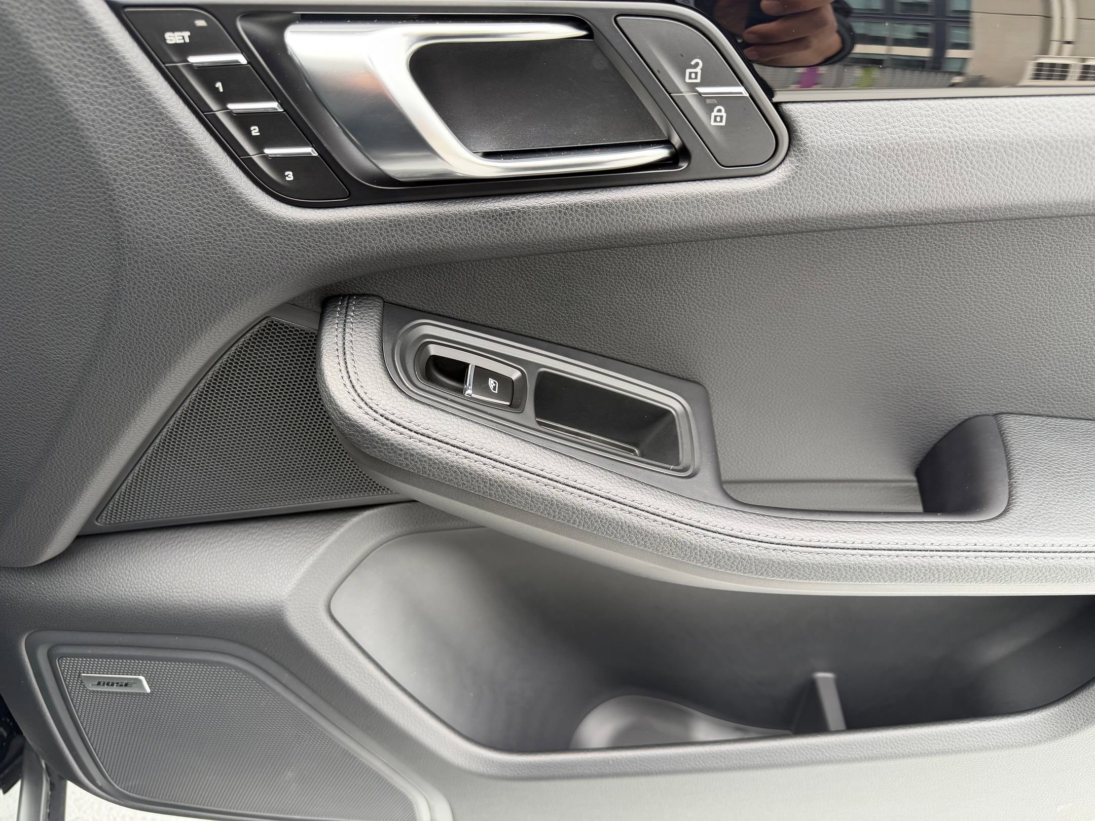 2026 Porsche Macan T - Photo 17