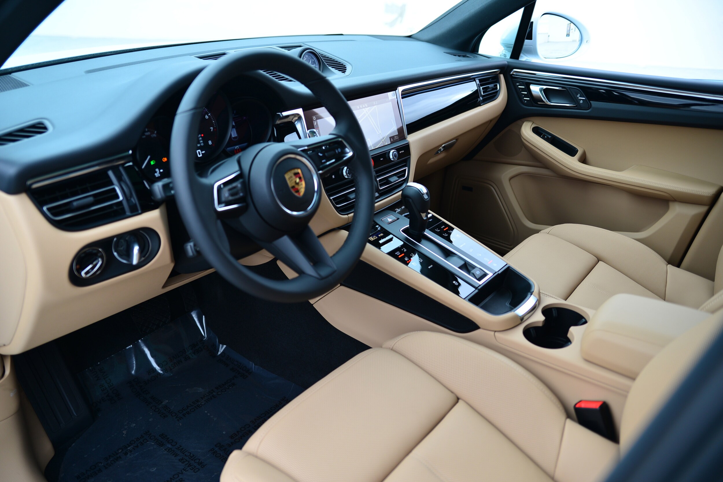 2025 Porsche Macan photo 4