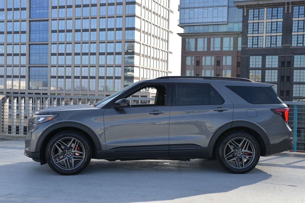 Used 2025 Ford Explorer ST SUV